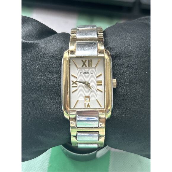 Fossil Two Tone Women’s Quartz Watch (Does Not Work) - Picture 2 of 7
